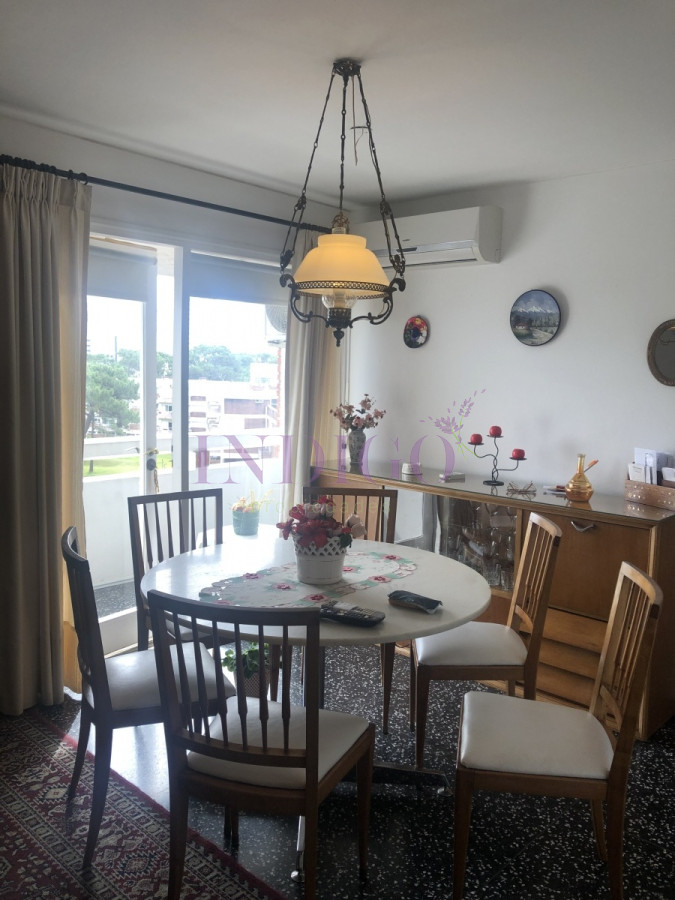 Apartamento Ref.521 - Apartamento de 3 Dormitorios y 2 Baños, en zona de alta movilidad y muy tranquila