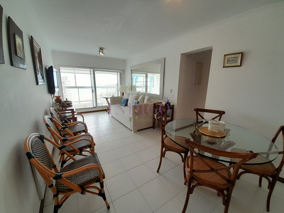 Apartamento Ref.22 - En venta casi frente al mar en playa Brava.