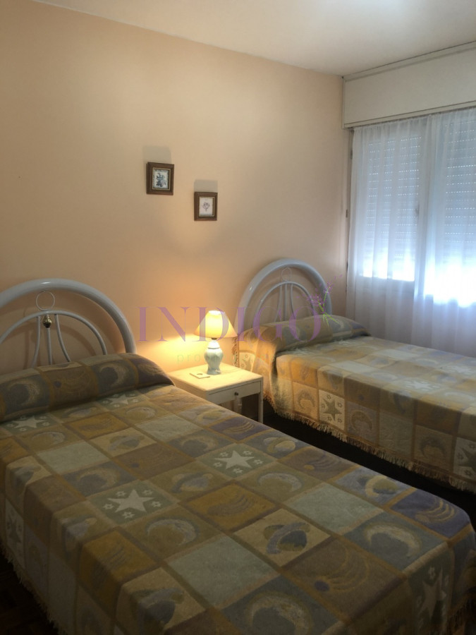 Apartamento Ref.521 - Apartamento de 3 Dormitorios y 2 Baños, en zona de alta movilidad y muy tranquila