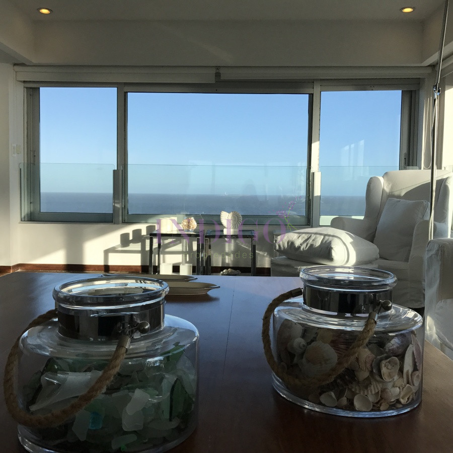 Apartamento Ref.150 -  En alquiler, Playa  Brava, 3 dormitorios, primera fila .