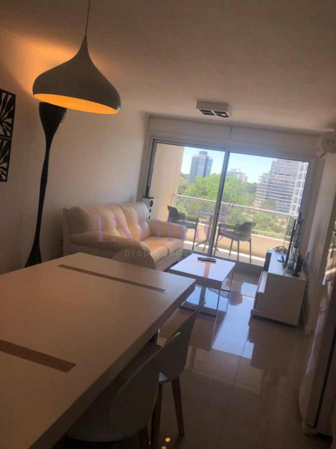 Apartamento Ref.505 - En alquiler, Playa Brava, 2 dormitrios
