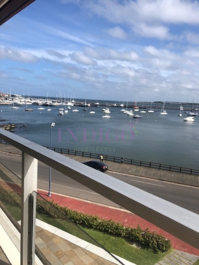 Apartamento Ref.400 - Espectacular departamento en venta frente al puerto de Punta del Este.