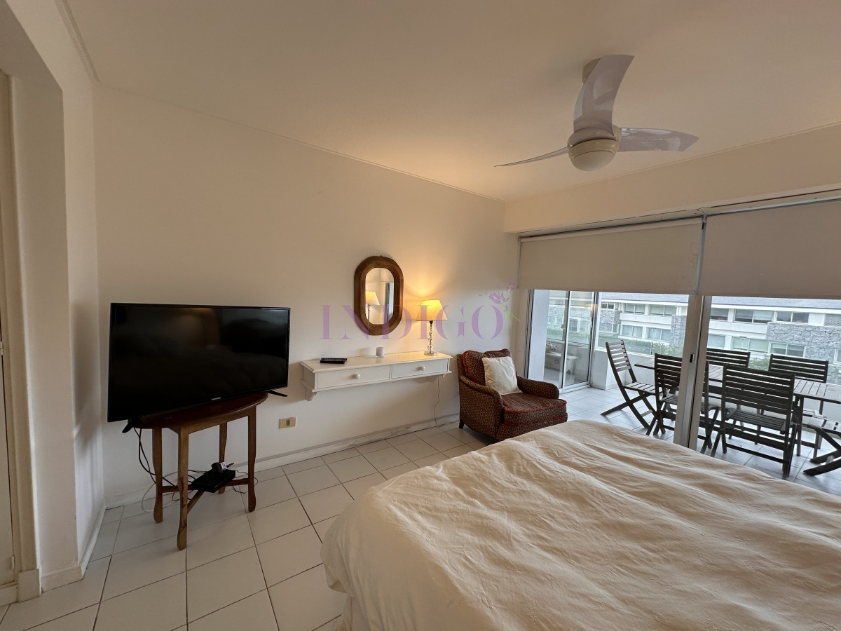Apartamento Ref.384 - En alquiler, Montoya, 3 dorm en suite.