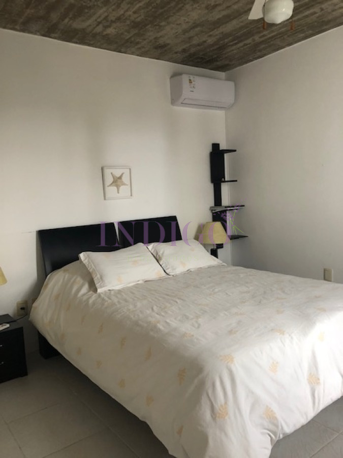 Apartamento Ref.446 - Departamento en La Barra en alquiler casi sobre el mar.
