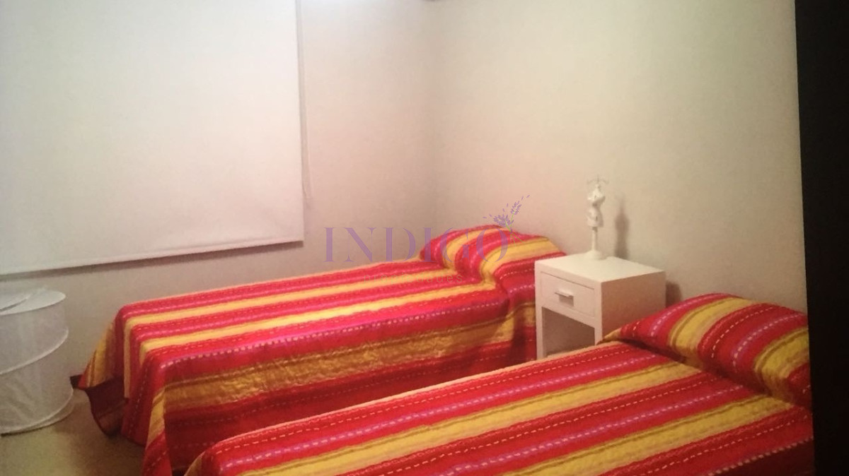 Apartamento Ref.494 - Departamento en alquiler en Manantiales, a pasitos de playa Bikini.
