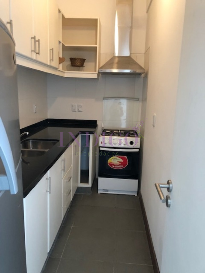 Apartamento Ref.427 - Apartamento en cómoda zona de Manantiales, 1 Dormitorio, Parrillero y Piscina 