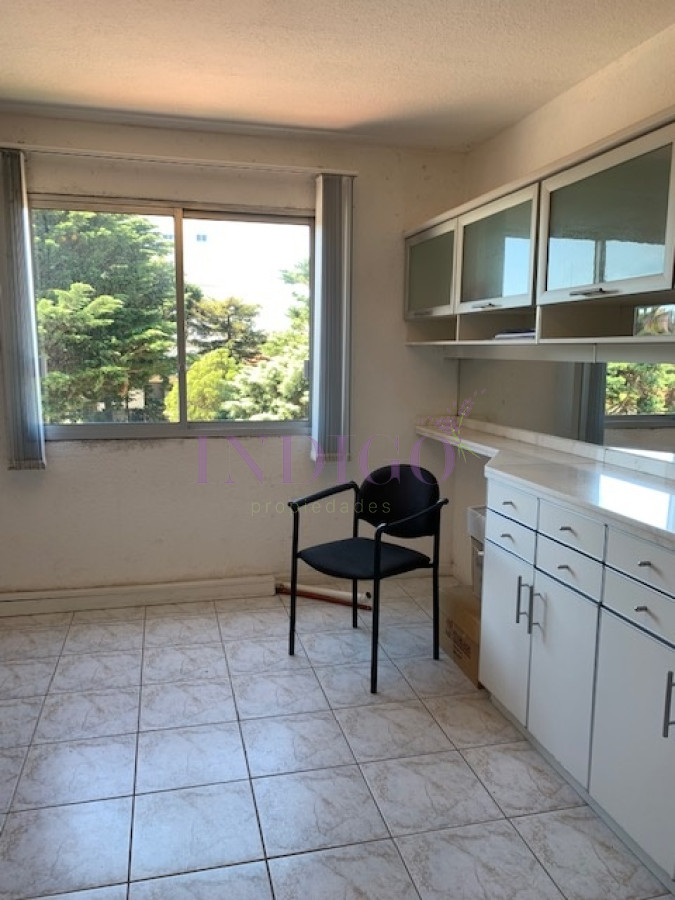 Apartamento Ref.735 - Amplio y luminosos apartamento a la venta en Centro Maldonado