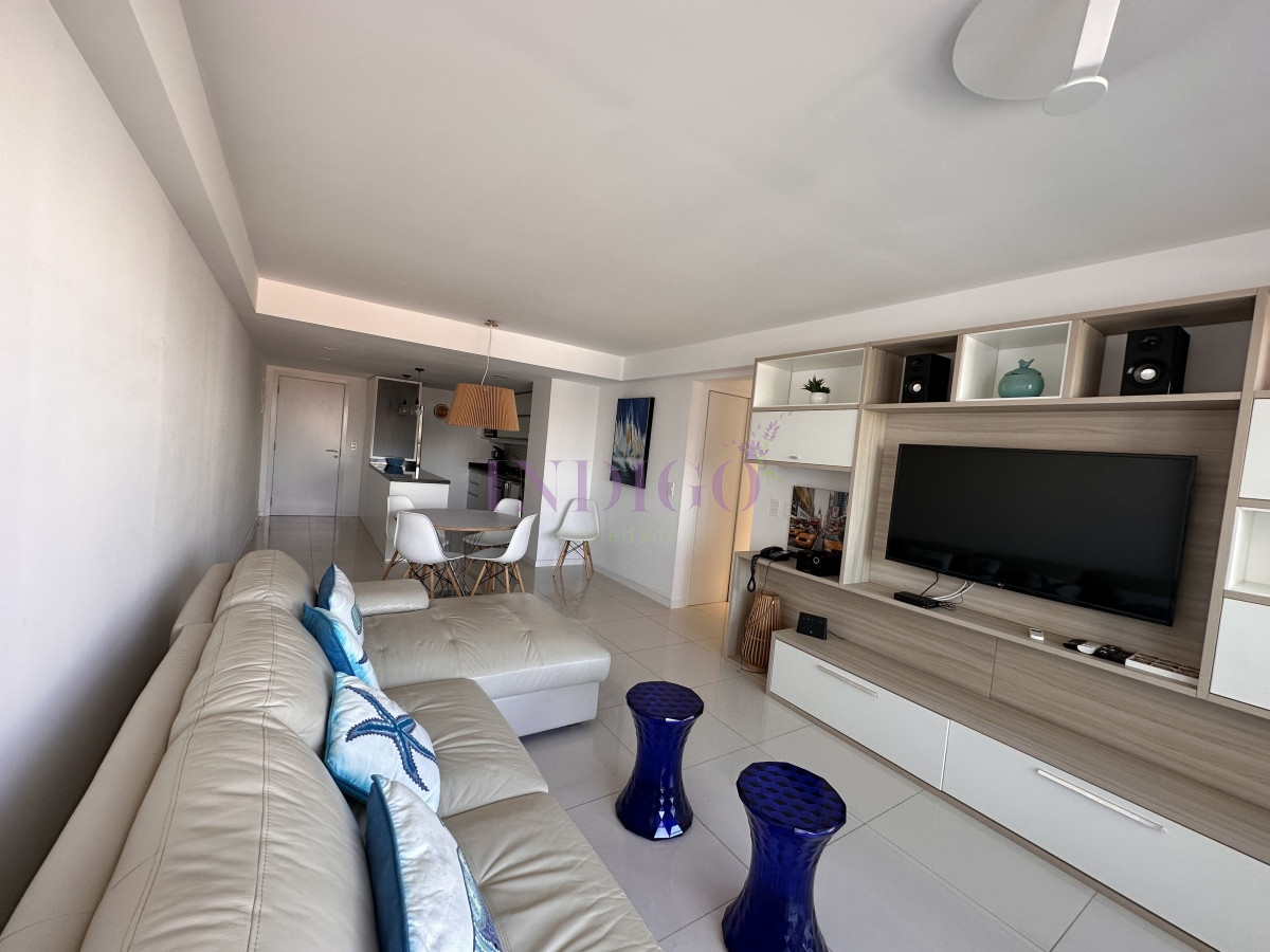 Apartamento Ref.752 - En alquiler 3 dormtorios parada 6 de la brava