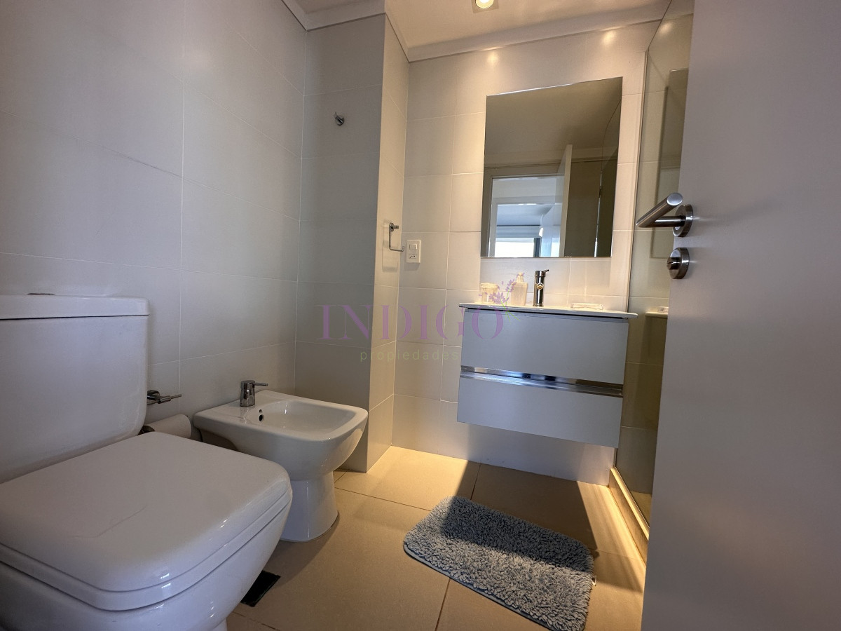 Apartamento Ref.752 - En alquiler 3 dormtorios parada 6 de la brava