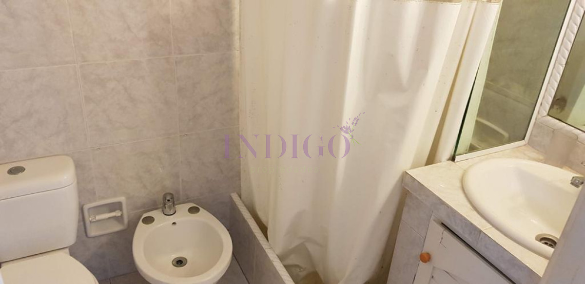 Apartamento Ref.895 - Apartamento en Montoya en Alquiler, 2 Dormitorios, 2 Baños, Luminosa con Piscina y Parillero