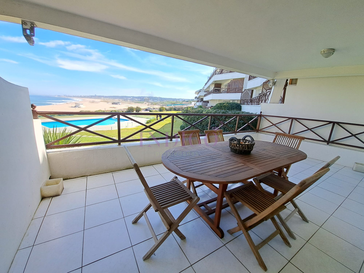 Apartamento Ref.220 - Departamento en venta y alquiler en Manantiales, 3 dormitorios mas dependencia de servicio.