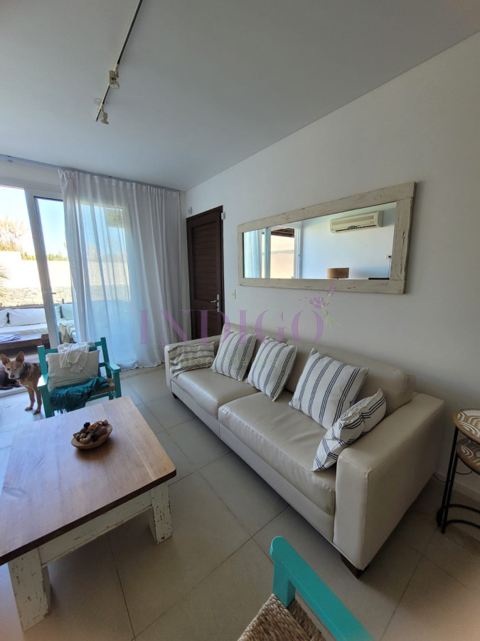 Apartamento Ref.1242 - Montoya, en alquiler 2 dorm con parrillero