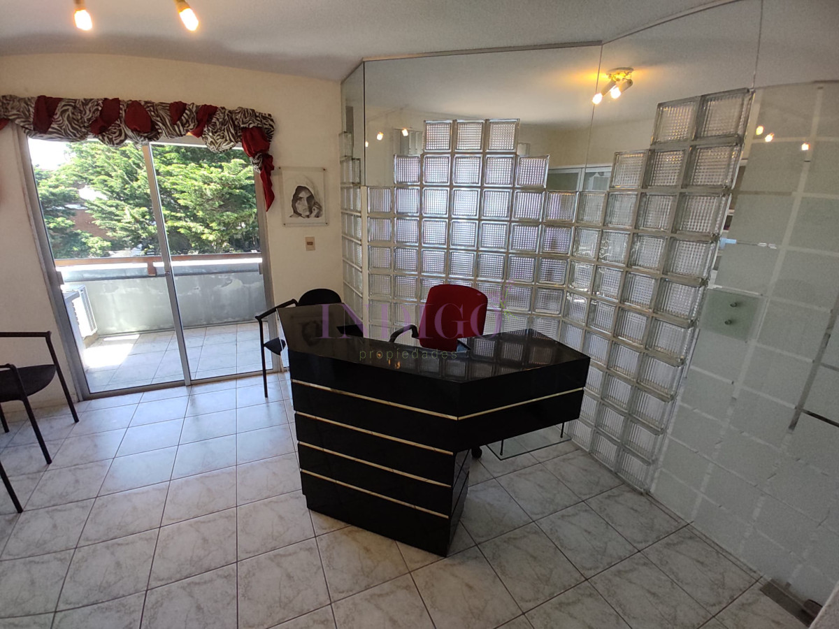 Apartamento Ref.735 - Amplio y luminosos apartamento a la venta en Centro Maldonado