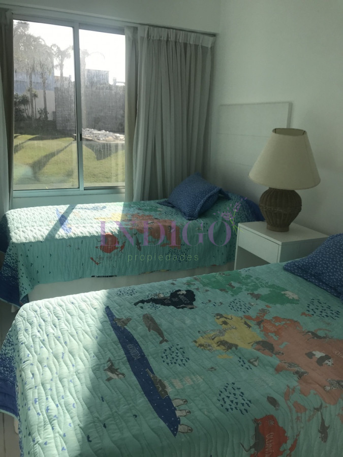 Apartamento Ref.583 - Venta y alquiler en Montoya, servicio de playa y de mucama.