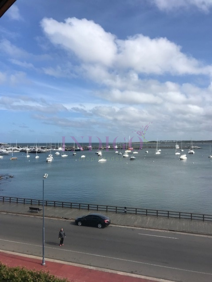 Apartamento Ref.400 - Espectacular departamento en venta frente al puerto de Punta del Este.