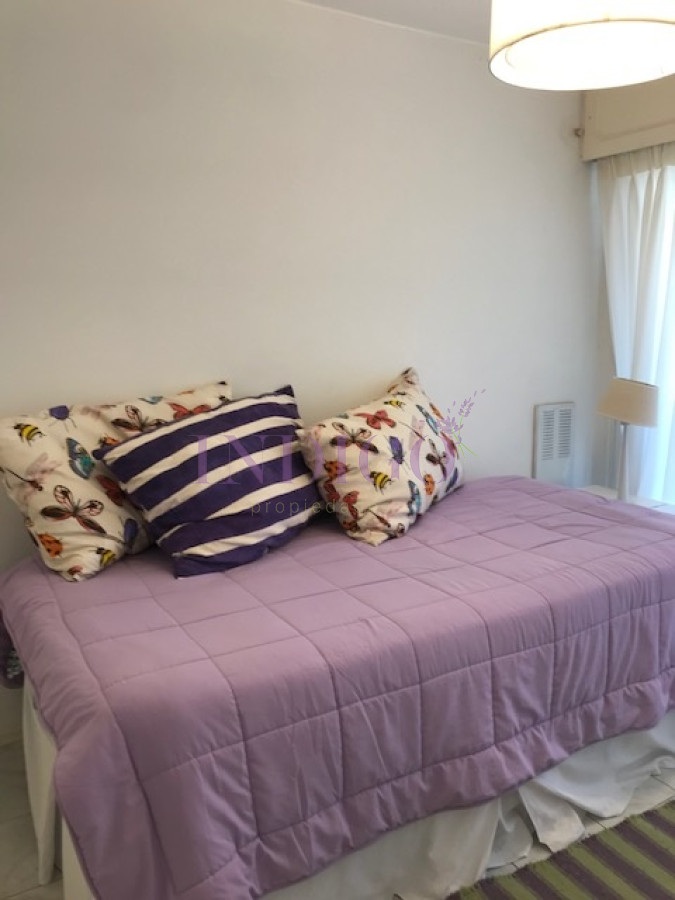 Apartamento Ref.506 - Alquiler frente al mar, 3 cuartos mas dependencia de servicio y parrillero.