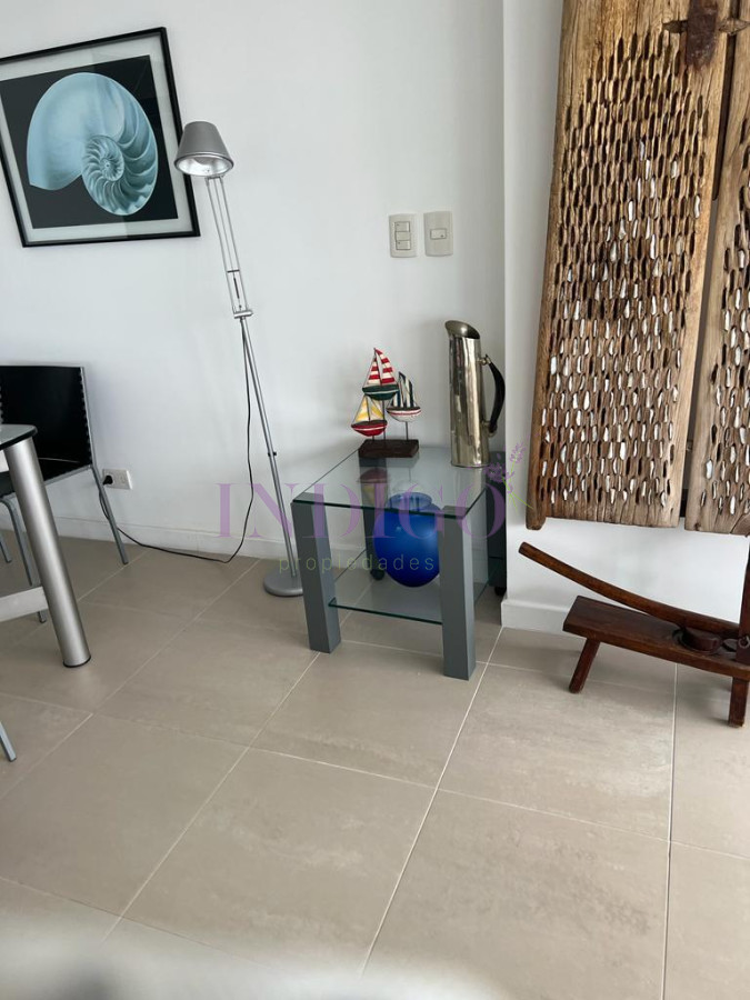 Apartamento Ref.116 - Torre Le Parc está ubicada en Rambla Lorenzo Batlle Pacheco y Av. Roosevelt, en primera línea frente al mar.