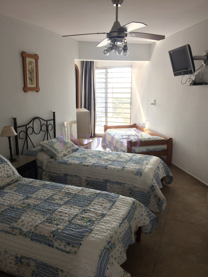 Apartamento Ref.503 - Alquiler en la playa Brava, frente al mar disponible desde el 5 de enero.