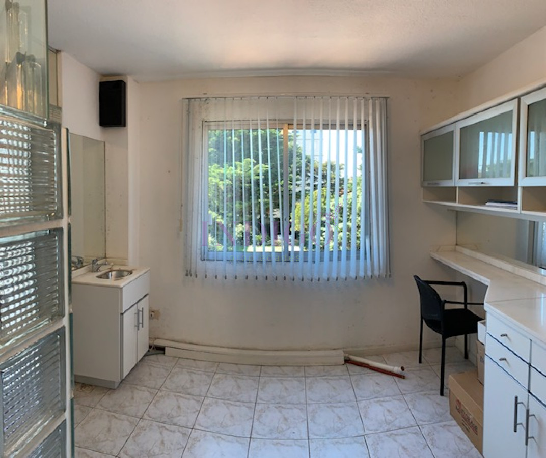 Apartamento Ref.735 - Amplio y luminosos apartamento a la venta en Centro Maldonado