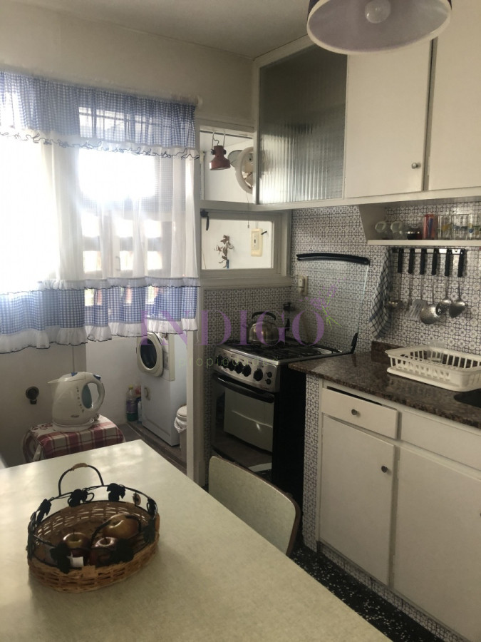 Apartamento Ref.521 - Apartamento de 3 Dormitorios y 2 Baños, en zona de alta movilidad y muy tranquila