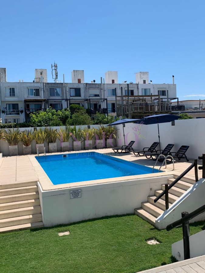 Apartamento Ref.804 - Apartamento en La Barra. 3 Dormitorios y 3 Baños, Parrillero.
