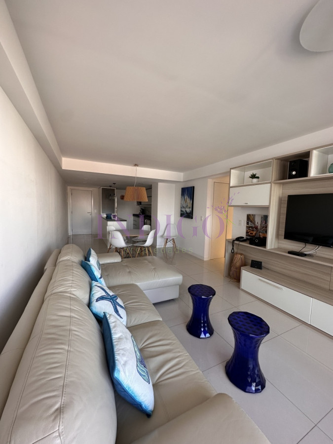 Apartamento Ref.752 - En alquiler 3 dormtorios parada 6 de la brava