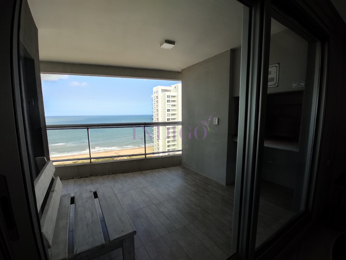 Apartamento Ref.351 - Muy buen Departamento alquiler frente al mar en la  Brava, 3 dormitorios