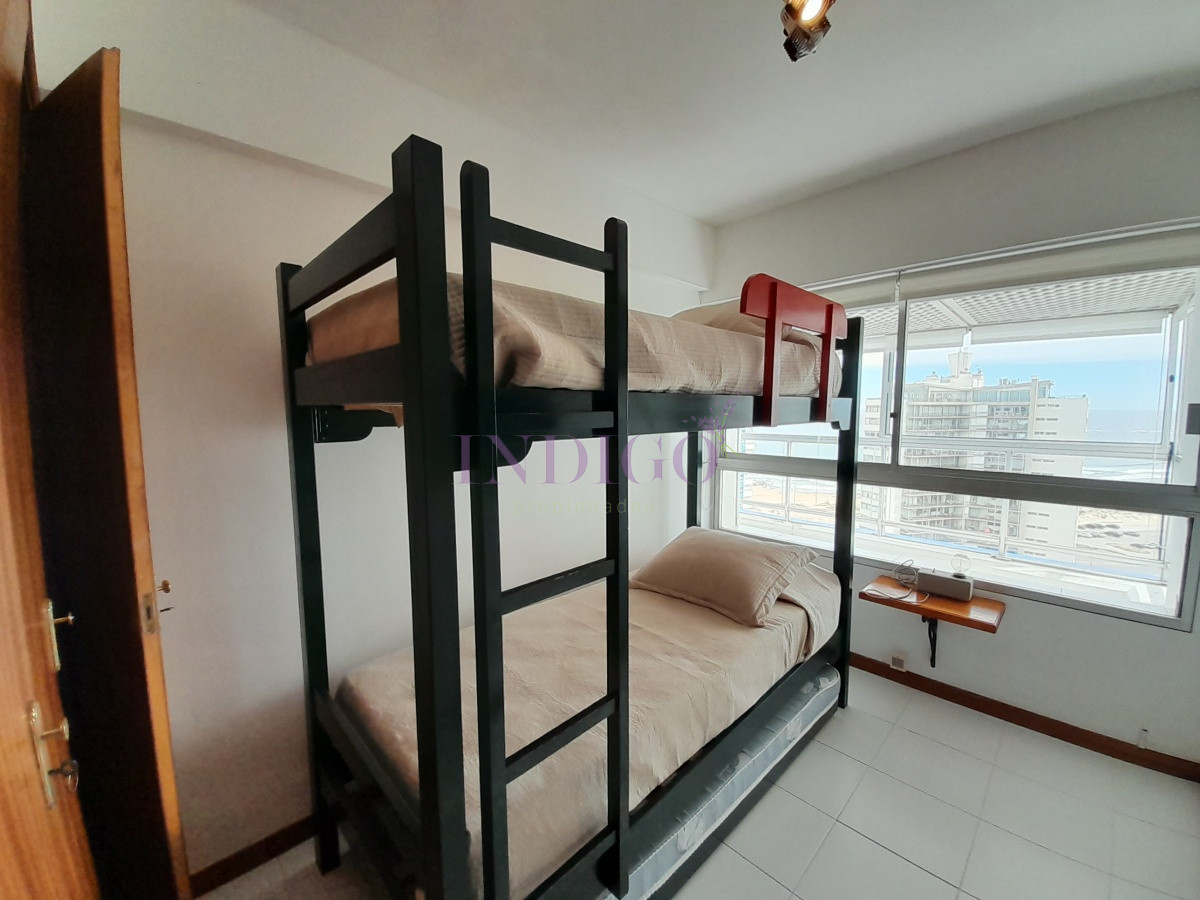Apartamento Ref.22 - En venta casi frente al mar en playa Brava.