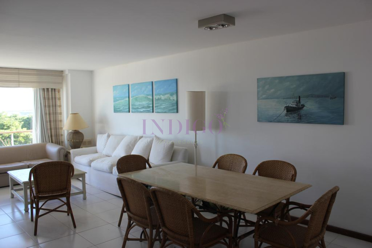 Apartamento Ref.583 - Venta y alquiler en Montoya, servicio de playa y de mucama.