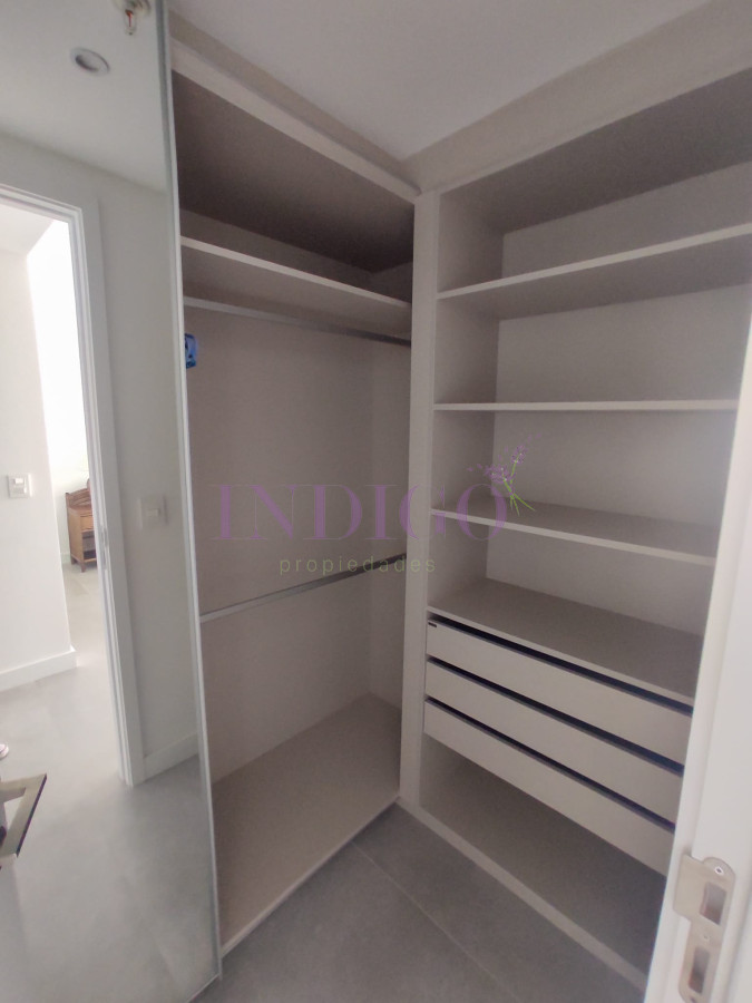 Apartamento Ref.878 - Venta de apartamento 2 dormitorios, Playa Mansa, Punta del Este, Uruguay