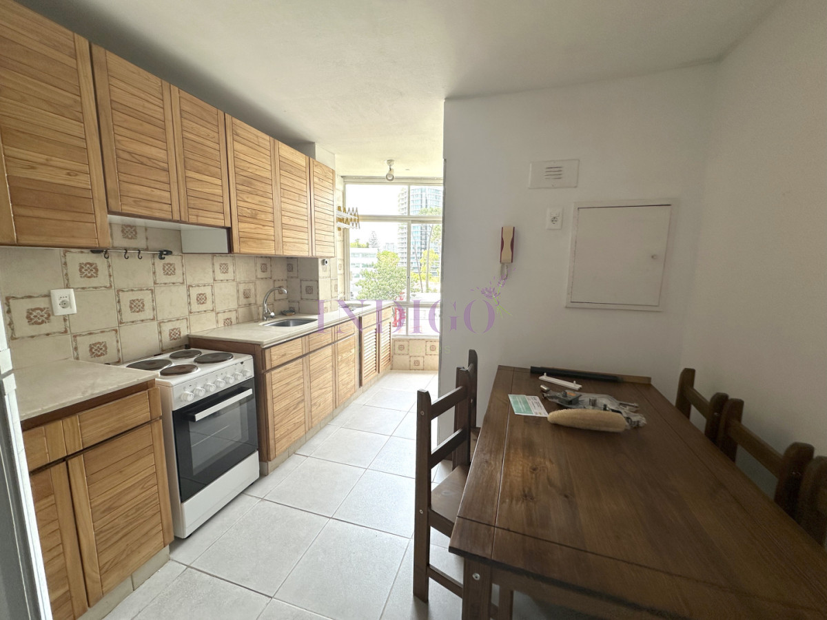 Apartamento Ref.809 - Apartamento con buena vista y ubicacion, muy luminoso, 3 dormitorios y 3 baño, piscina!