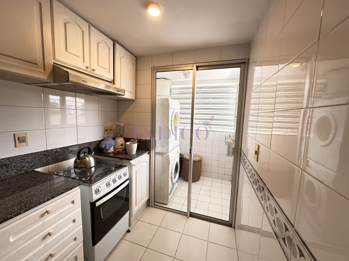 Apartamento Ref.384 - En alquiler, Montoya, 3 dorm en suite.