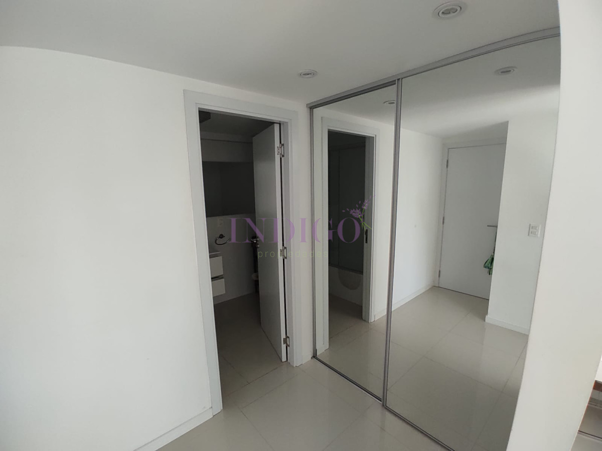 Apartamento Ref.755 - En venta y alquiler, playa Brava
