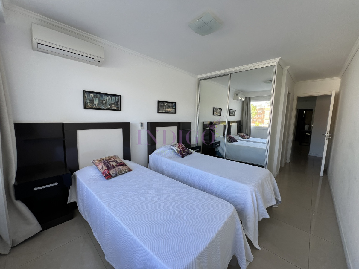 Apartamento Ref.1208 - Apartamento alquiler Playa Mansa