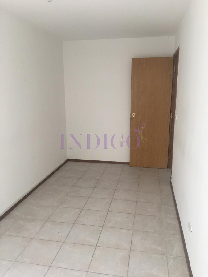 Apartamento Ref.677 - Apartamento Espacioso en zona de Junta Departamental, 2 dorm, 1 baño.