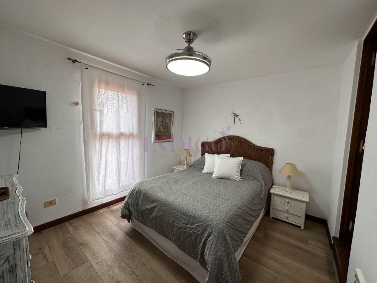 Apartamento Ref.15 - Muy lindo departamento en alquiler en Manantiales, 3 dormitorios , mas dependencia de servicio.