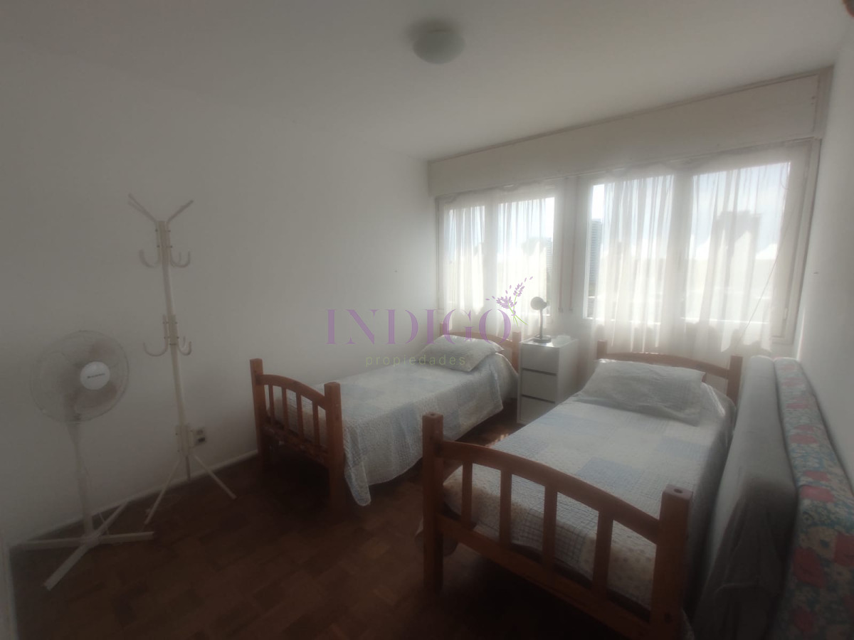Apartamento Ref.1079 - En venta y alquiler apartamento de dos dormitorios en playa Brava