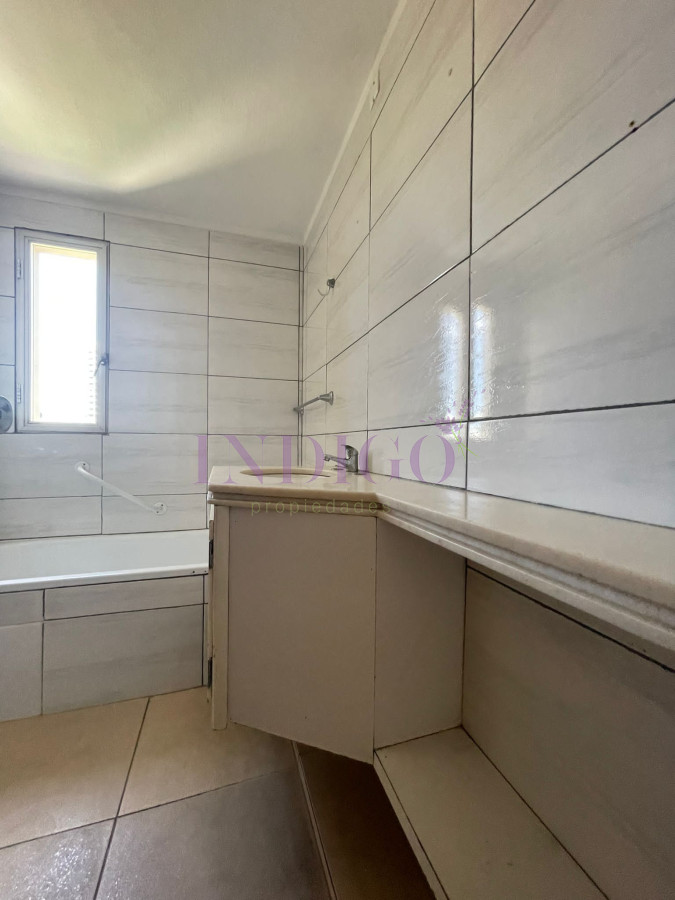 Apartamento Ref.809 - Apartamento con buena vista y ubicacion, muy luminoso, 3 dormitorios y 3 baño, piscina!