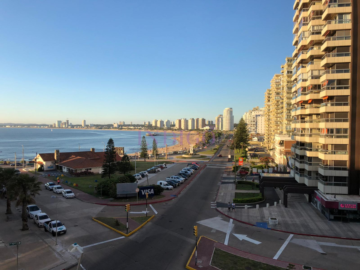 Apartamento Ref.644 - Apartamento con vista a la mansa, 2 dormitorios, 1 baño, muy luminoso!