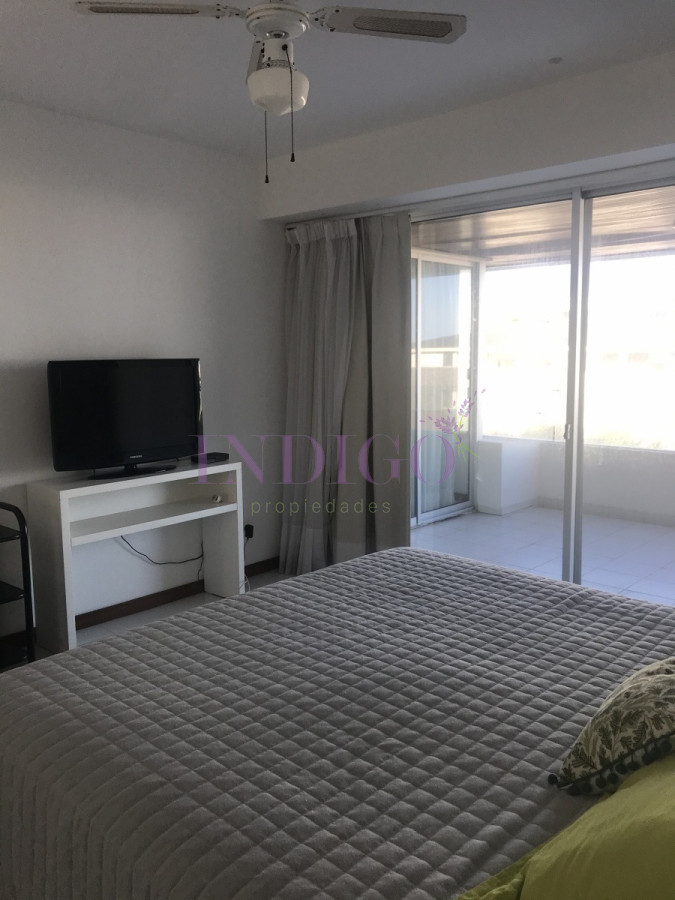 Apartamento Ref.583 - Venta y alquiler en Montoya, servicio de playa y de mucama.