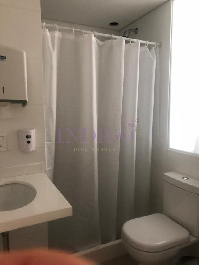 Apartamento Ref.627 - Apartamento de 2 dorm y 2 baños en Torre Vanguardista