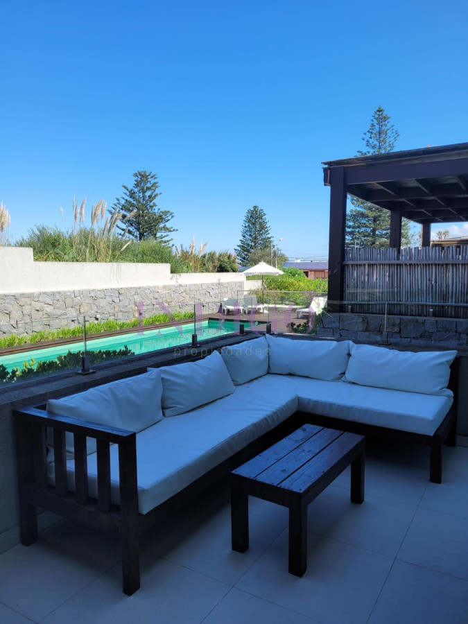 Apartamento Ref.1242 - Montoya, en alquiler 2 dorm con parrillero