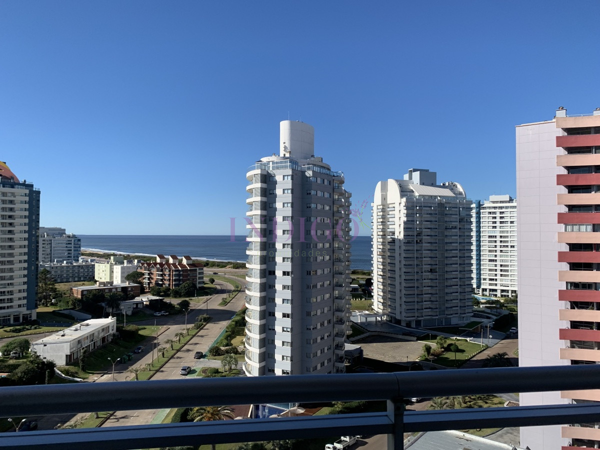 Apartamento Ref.849 - Apartamento en alquiler de 3 dormitorios en Playa Brava con servicios