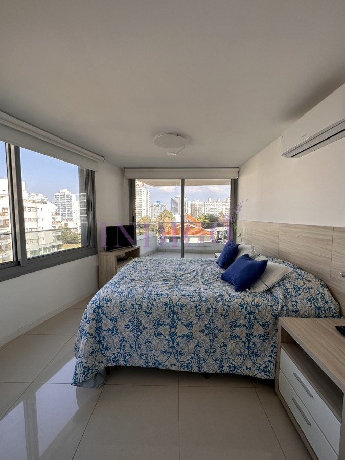 Apartamento Ref.752 - En alquiler 3 dormtorios parada 6 de la brava