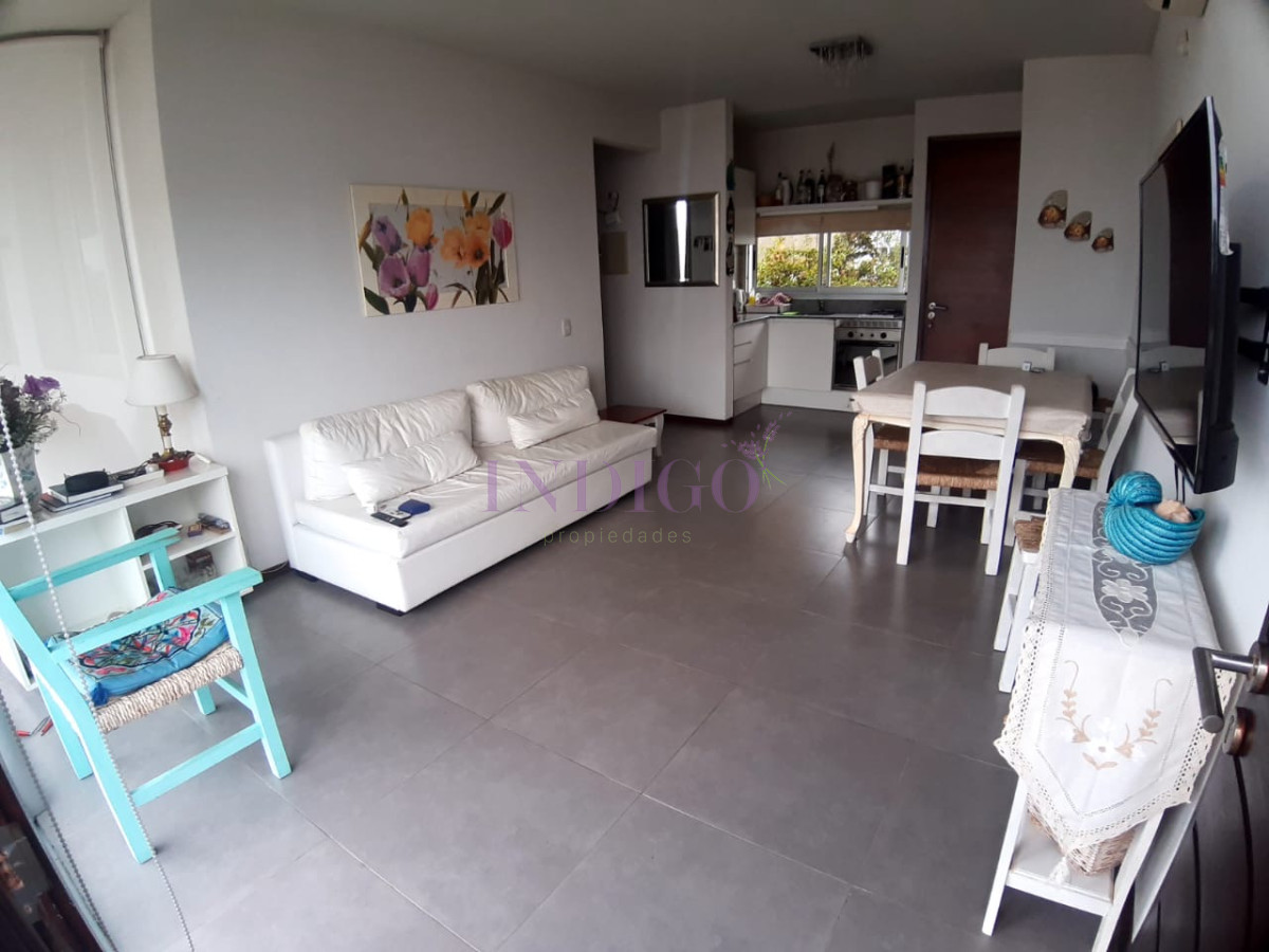 Apartamento Ref.133 - Departamento en alquiler en pleno corazón de Manantiales.en Manantiales, 2 dormitorios .