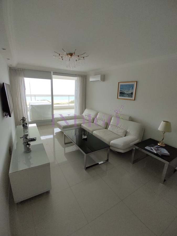 Apartamento Ref.730 - Amplio apartamento en primera fila Mansa con excelente vista