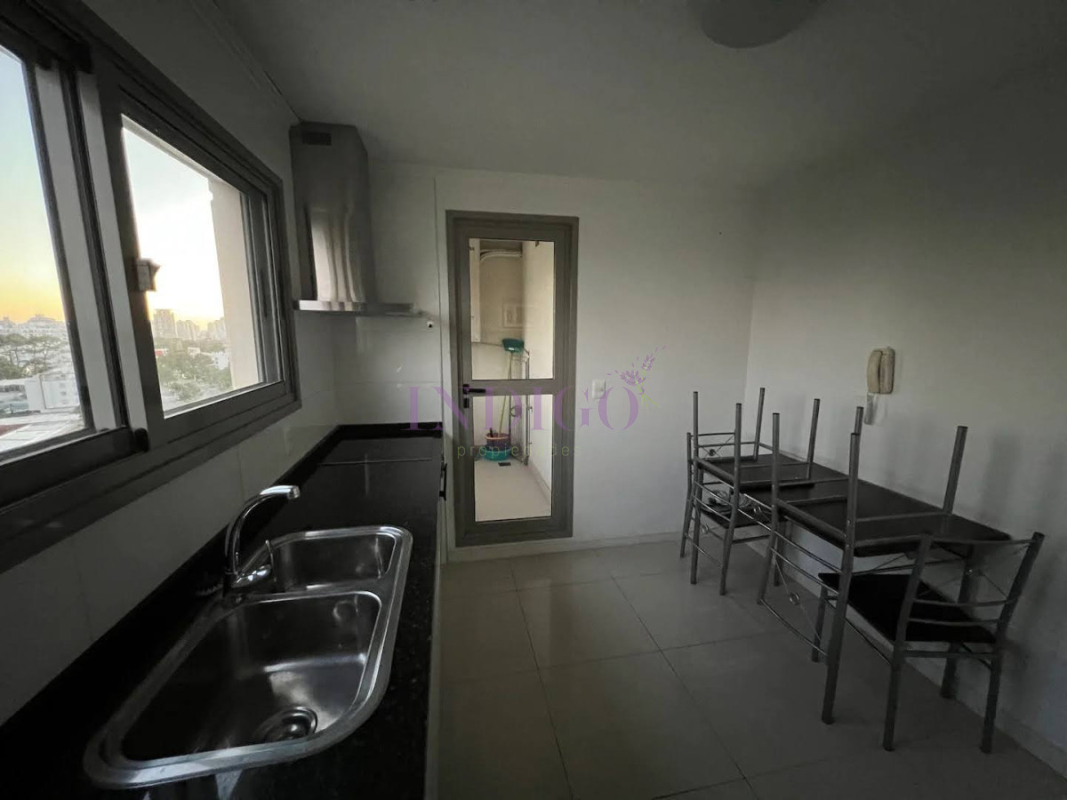 Apartamento Ref.976 - Venta de apartamento 3 Dormitorios en Punta del Este, Uruguay