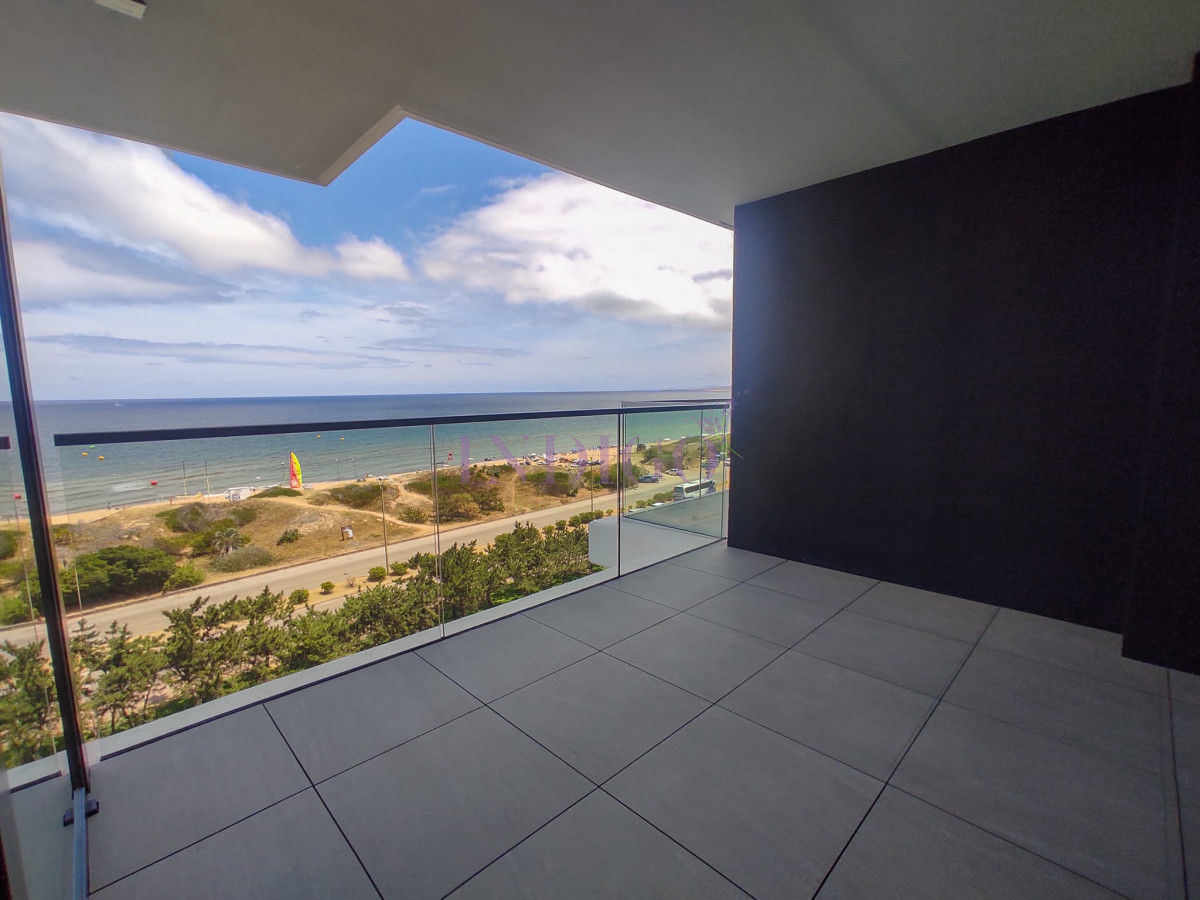 Apartamento Ref.878 - Venta de apartamento 2 dormitorios, Playa Mansa, Punta del Este, Uruguay