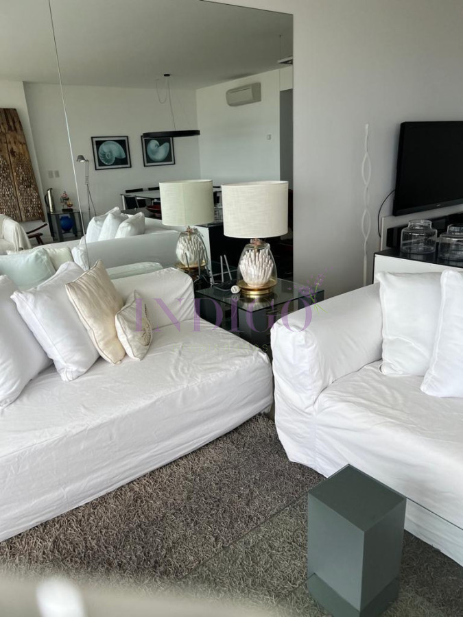 Apartamento Ref.116 - Torre Le Parc está ubicada en Rambla Lorenzo Batlle Pacheco y Av. Roosevelt, en primera línea frente al mar.