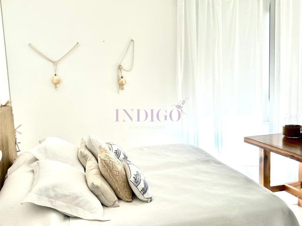 Apartamento Ref.116 - Torre Le Parc está ubicada en Rambla Lorenzo Batlle Pacheco y Av. Roosevelt, en primera línea frente al mar.